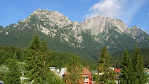 Read more about the article Baza secretă din Munții Bucegi