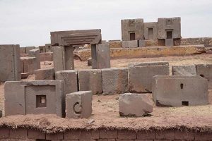 Read more about the article Misterioasa construcţie de la Puma Punku din Bolivia