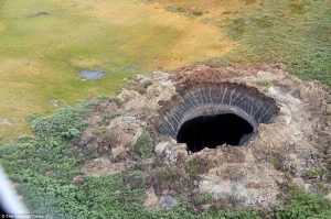Read more about the article Cratere și găuri misterioase în Siberia atrag curiozitatea oamenilor de știință