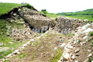 Read more about the article Aşezare de şase milenii descoperită sub ruinele cetății dacice de la Gruiu Dării din Buzău
