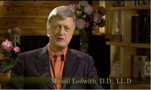 Read more about the article Miceal Ledwith, fost consilier al Papei Ioan Paul al II-lea: „Nu limba română este o limbă latină, ci limba latină este o limbă românească!”