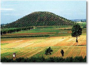 Read more about the article Misterul celor 300 de piramide din China
