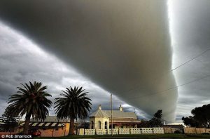 Read more about the article Programul HAARP și manipularea vremii: Savanții vorbesc despre „capriciile” vremii din ultimii ani și despre modificarea climei la nivel planetar