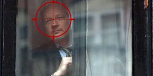 Read more about the article Hillary Clinton a propus asasinarea fondatorului Wikileaks, Julian Assange, după dezvăluirea informațiilor clasificate