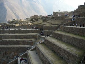 Read more about the article Misterul complexului antic Ollantaytambo! Cum au reușit vechii incași să taie și să transporte aceste blocuri de piatră de 50 de tone fiecare?