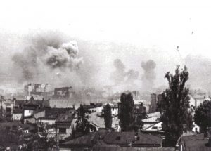 Bombardamentul aviației anglo-americane asupra Bucureștiului (4 aprilie 1944)! În bombardamentul din 4 aprilie 1944 au murit 2.942 de persoane!