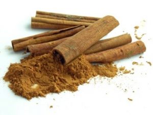 Read more about the article 5 mirodenii și plante utile în lupta contra cancerului