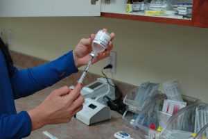 Read more about the article Mai mult de 100 de milioane de americani au fost vaccinaţi cu un virus potenţial cancerigen