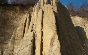 Read more about the article Misterele piramidelor ascunse de peste 5.000 de ani, la Goranu. Cum s-au format ciudaţii „uriaşi” de peste 80 de metri înălţime, din Vâlcea