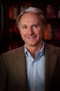 Read more about the article Dan Brown – un scriitor slab, dar o unealtă perfectă a manipulării globale