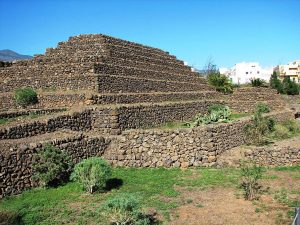 Read more about the article Misterul piramidelor din Tenerife. Cine au fost constructorii neobișnuitelor structuri?