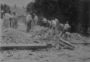 Read more about the article 15 aprilie 1944, Paștile însângerate al severinenilor. 74 de ani de la momentul în care avioanele anglo-americane au distrus orașul Drobeta Turnu Severin