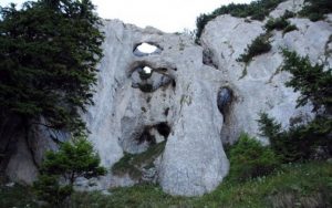 Trei enigme neelucidate de la Braşov. Construcţiile pe care ştiinţa nu le poate explica