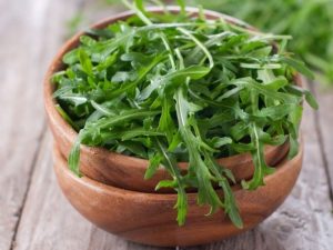 Read more about the article Diferența dintre rucola și păpădie