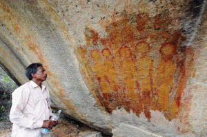 Read more about the article Picturi rupestre vechi de 10.000 de ani, descoperite în India, descriu extratereştri şi OZN-uri, susţin cercetătorii