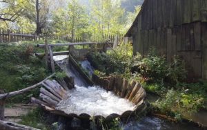 Vâltorile, maşinile de spălat naturale fără detergent şi fără curent electric