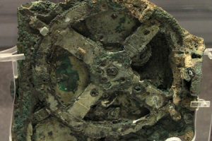 Mecanismul de la Antikythera - un calculator antic