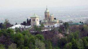 Read more about the article Legendele Mănăstirii Dealu, locul unde este îngropat capul domnitorul Mihai Viteazu – cea mai mare necropolă domnească din ţară