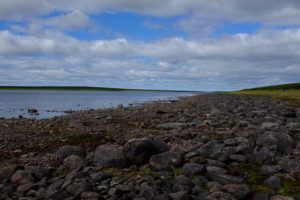Read more about the article Lacul Anjikuni (Canada), un loc plin de mistere