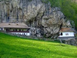 Read more about the article Comorile din Munții Builei