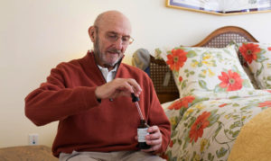 Cancer pulmonar, cu metastaze la creier, vindecat cu ulei de canabis