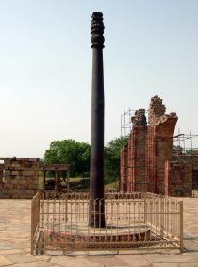 Read more about the article Stâlpul lui Ashoka din India: Aliajul din care este realizat are o compoziţie extrem de complexă, ce îl face să nu poată fi erodat nici măcar de către poluarea acidă