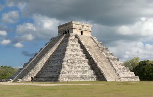 Piramida lui Kukulkan din Mexic